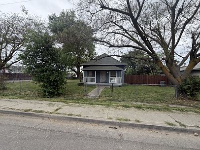 2nd image of 10046 Larkin Rd