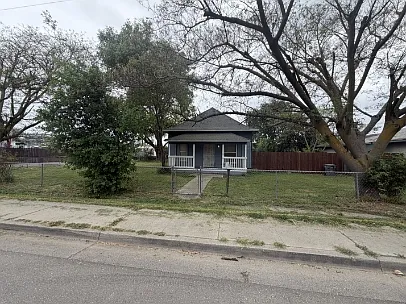 10046 Larkin Rd — Photo 2