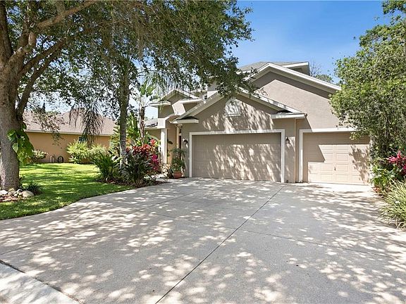 2nd image of 1842 Highland Oaks Blvd