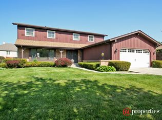 9227 Ida Ln, Morton Grove, IL 60053