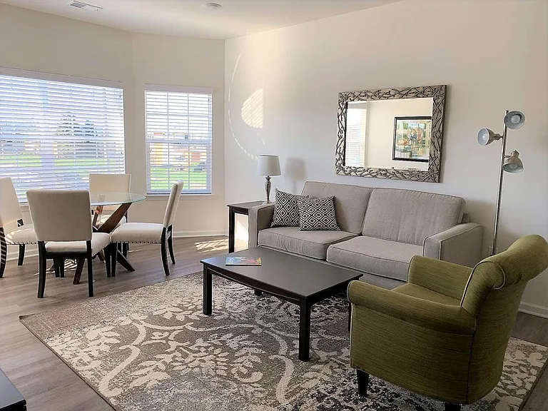 Towne Center Apartments — Photo 60