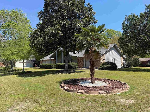 4th image of 4 Stratford Ln