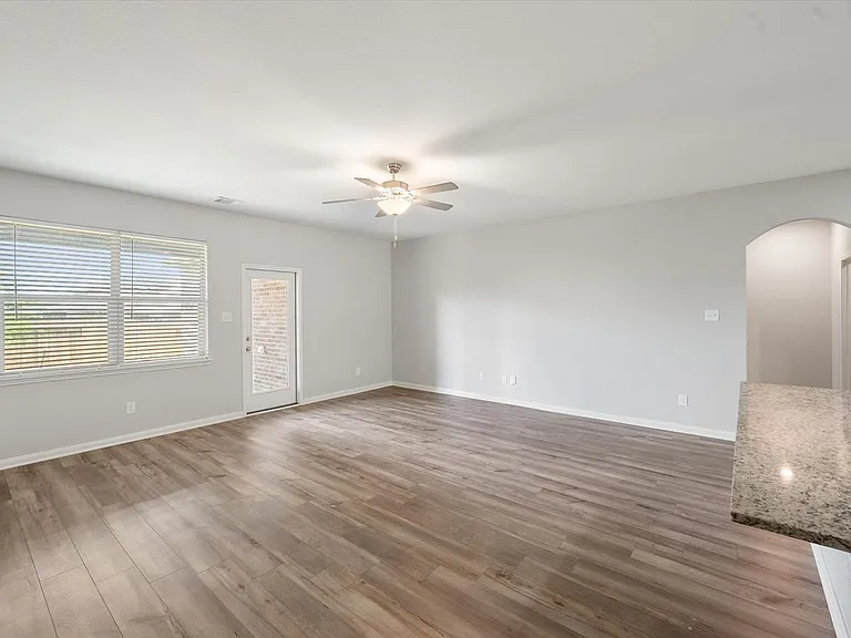 4004 Millau Ln — Photo 16