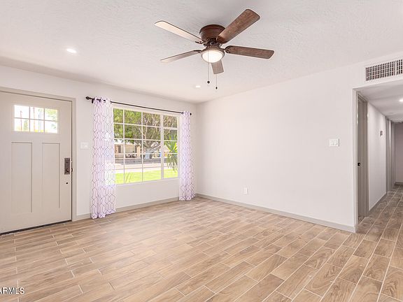 5th image of 213 E El Camino Dr