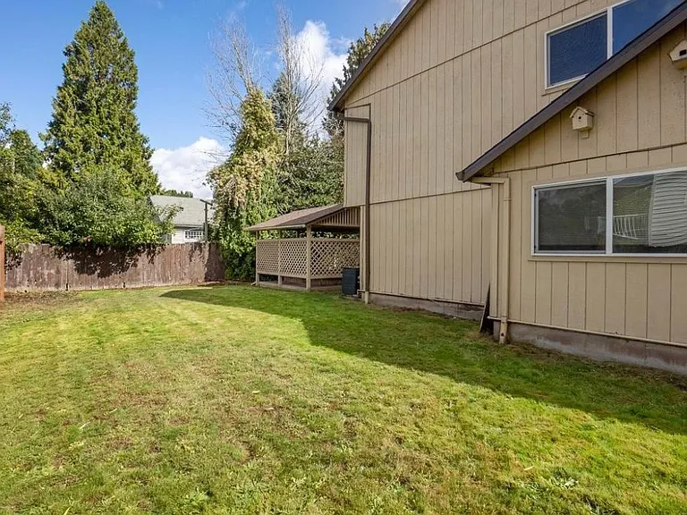 4627 SE Rhodesa St — Photo 11