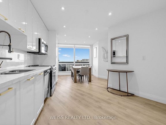 5th image of 150 Neptune Dr #1405