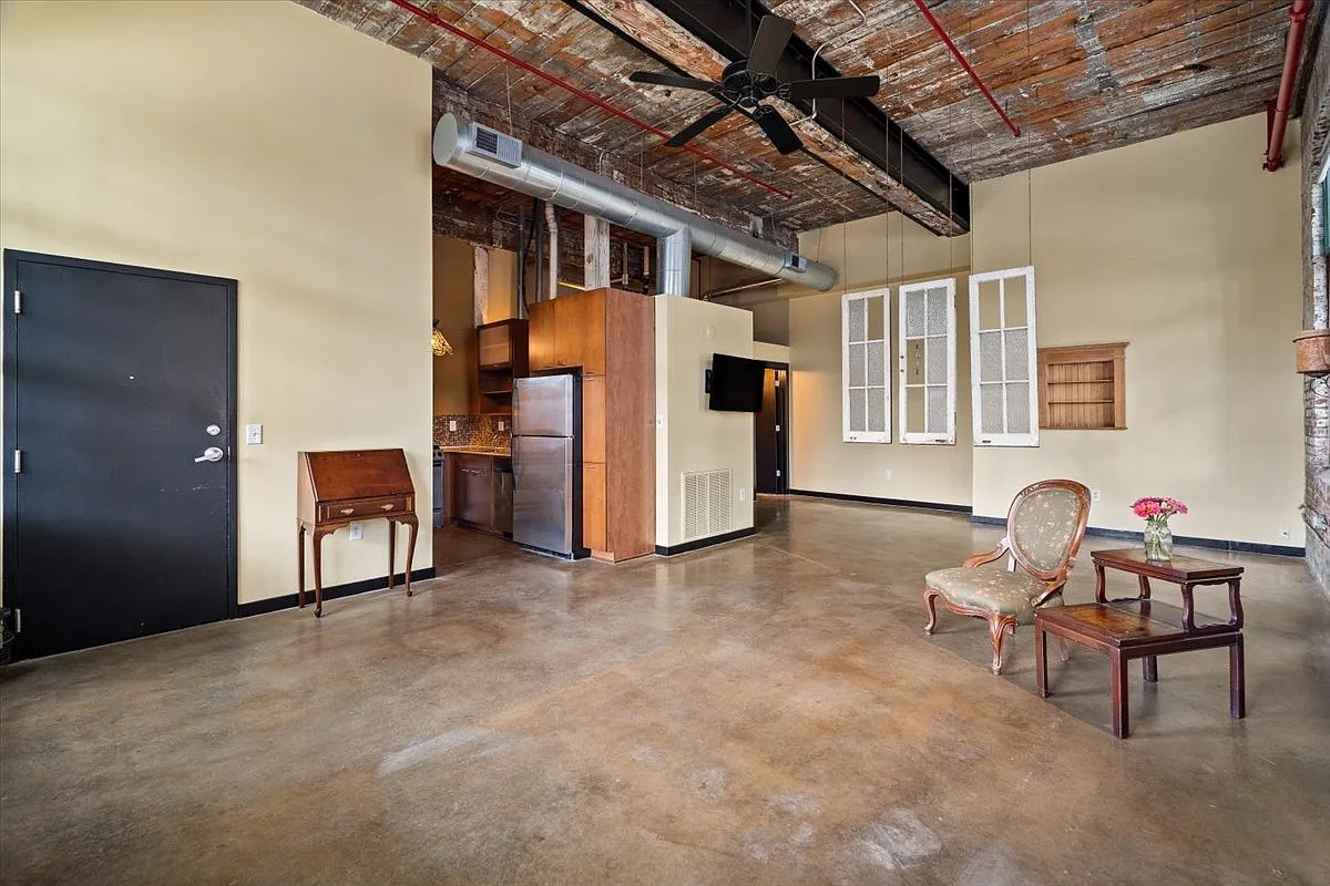 1 bed, 737 sqft, $2,250 — Photo 4