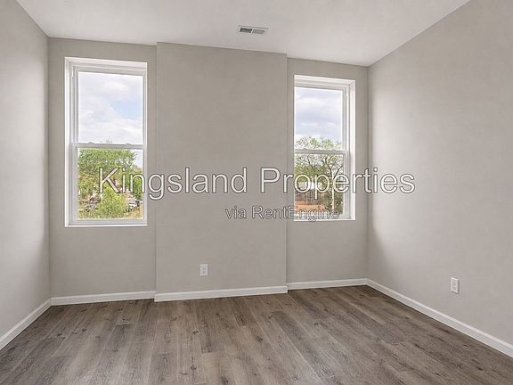 5th image of 3304 Utah St #2F