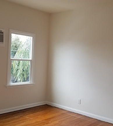 3rd image of 403 N Ogden Dr