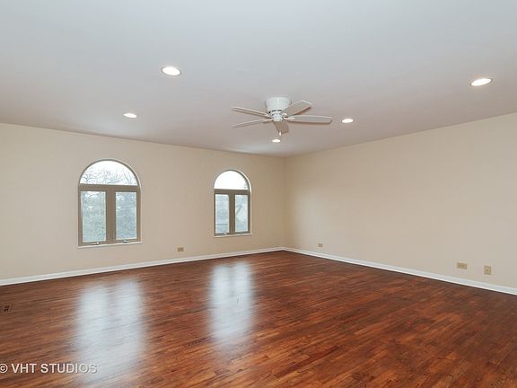3rd image of 1101 Candlewood Dr