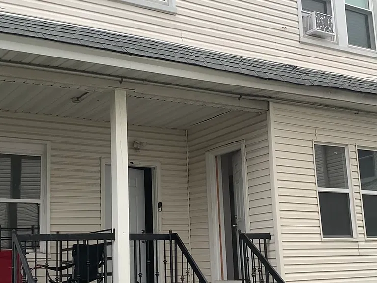 1323 McBride St #1 — Photo 8
