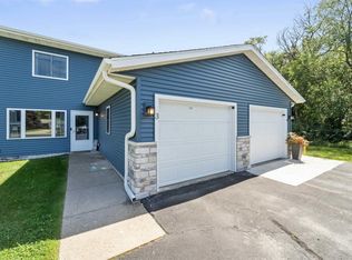 238 Thomson Ln APT 3, Oregon, WI 53575