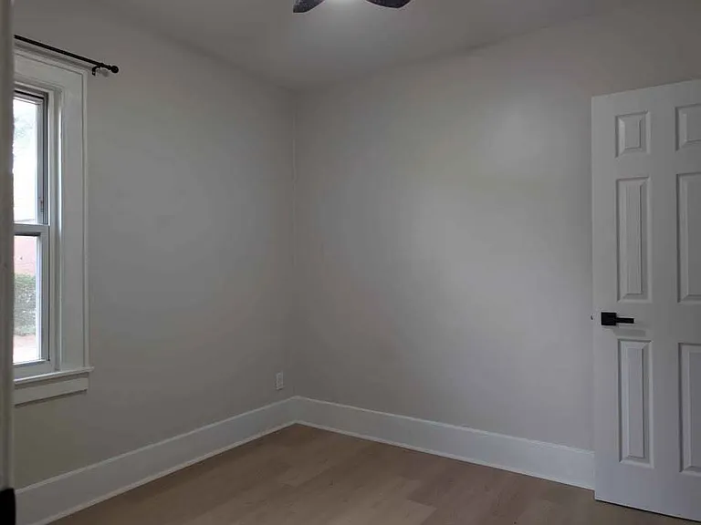 714 Elliott St — Photo 2