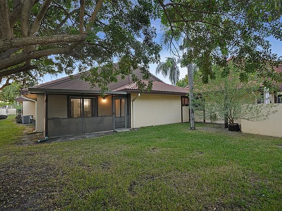 4th image of 7025 Marlberry Lane #7025