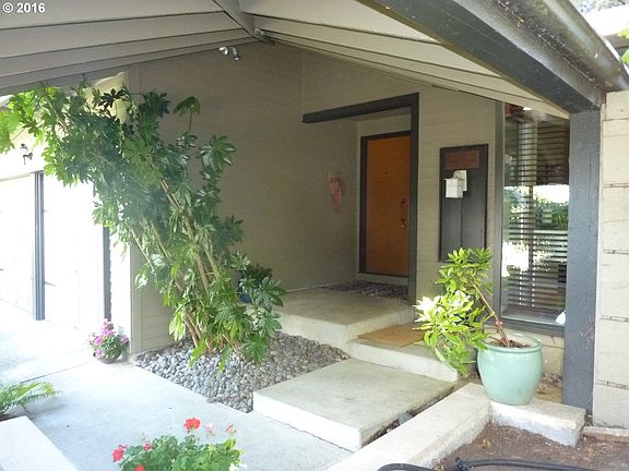 2nd image of 11915 SW Morning Hill Dr