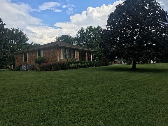 4th image of 103 Thomas Ct