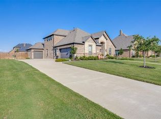 105 Diamond Ln, Waxahachie, TX 75165