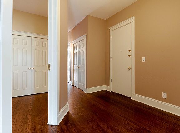 2nd image of 5217 S Kenwood Ave APT 3