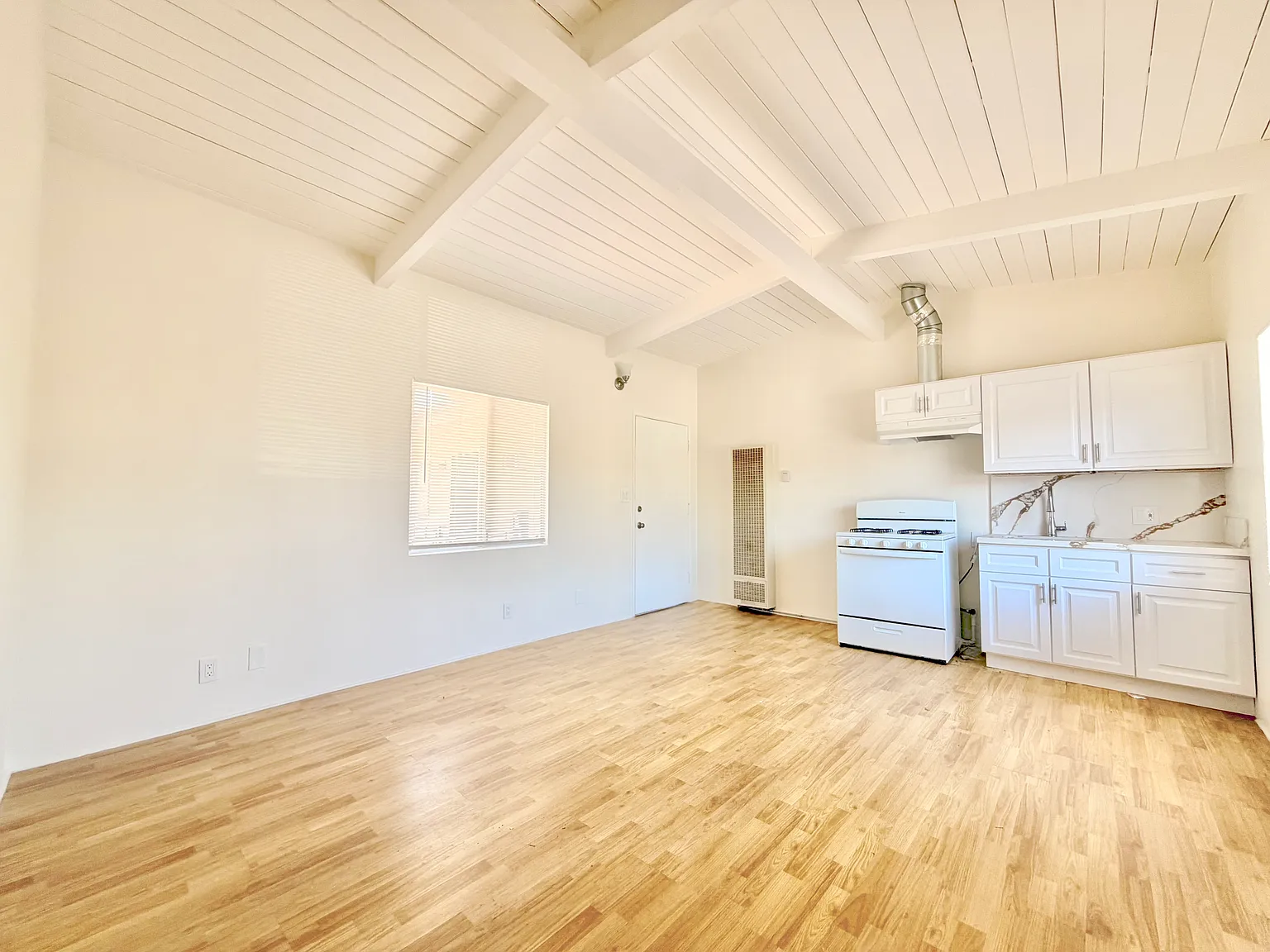 820 Chestnut Ave — Photo 2