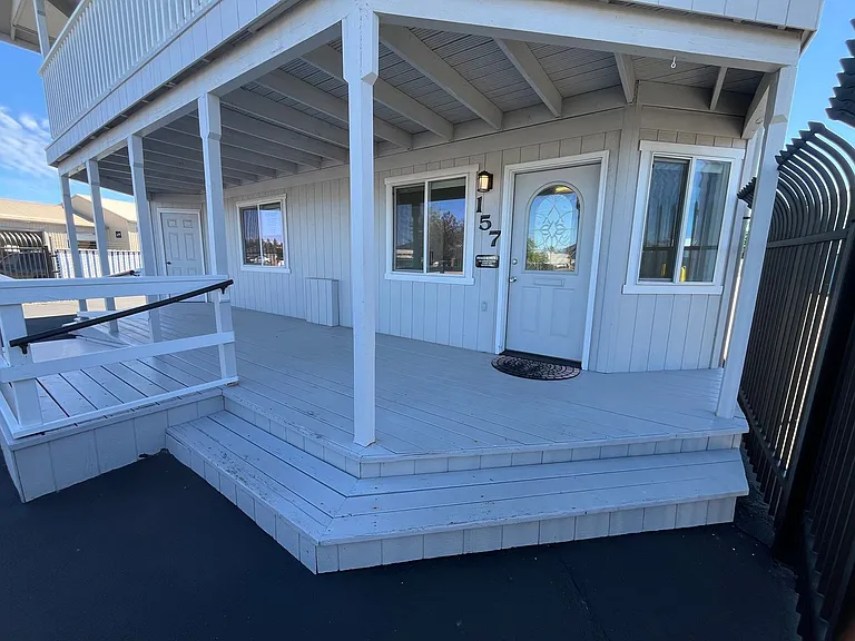 157 W Sisters Park Dr — Photo 1
