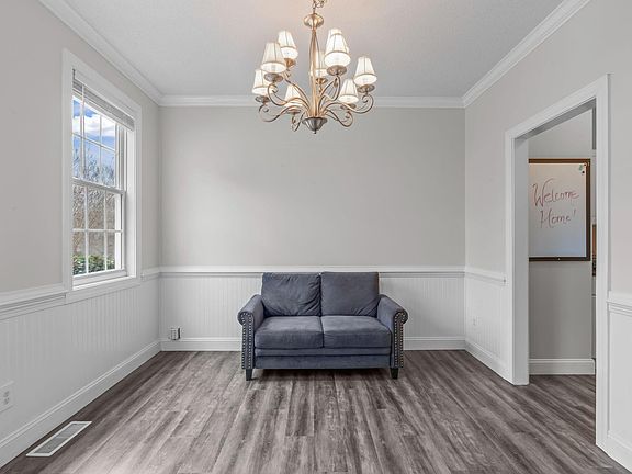 5th image of 2501 Springfield Park Dr