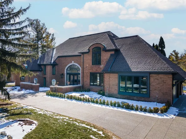 4585 Kiftsgate Bnd, Bloomfield Hills, MI 48302