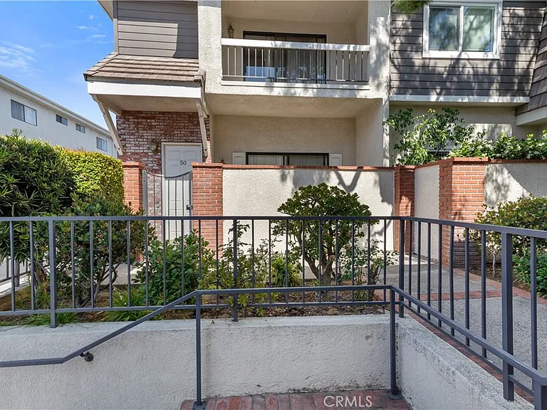 10201 Mason Ave — Photo 30