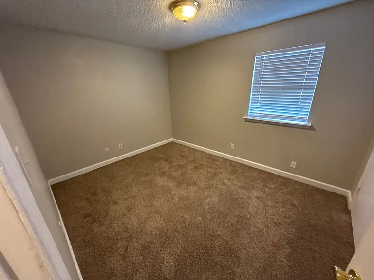 703 S 8th Ave — Photo 11