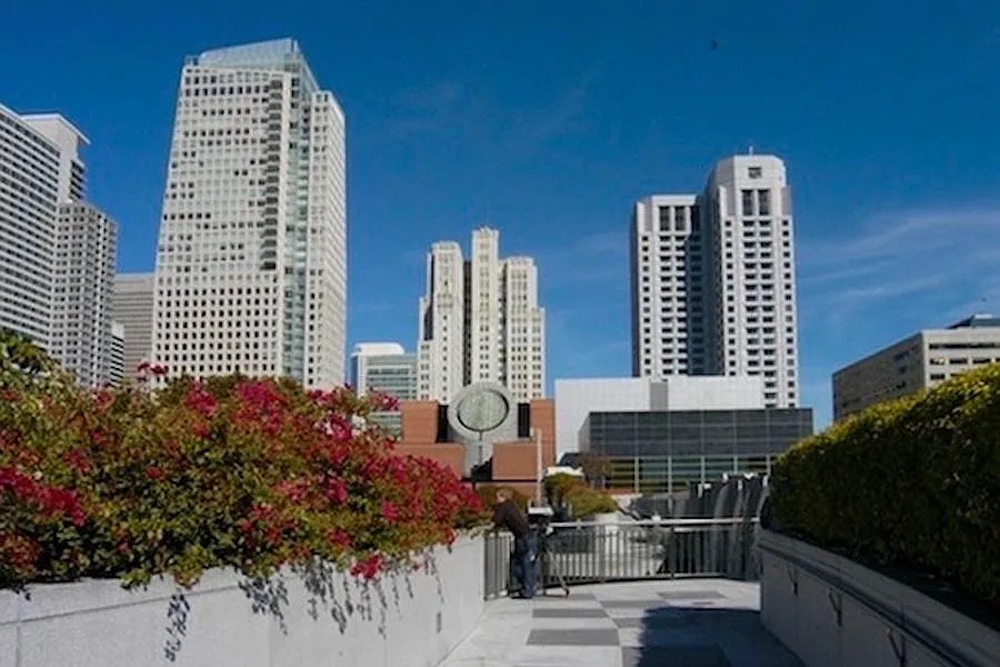 2 bed, 1300 sqft, $5,500 — Photo 4