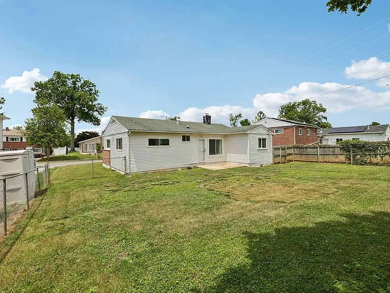 933 Prestwood Rd — Photo 14