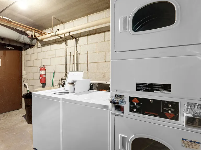 622 W Wellington Ave #8 — Photo 11