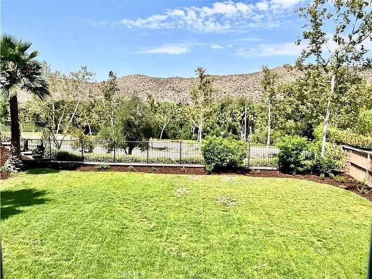 32040 Poppy Way — Photo 21