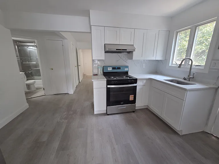 42 Elwood Ave #2 — Photo 4