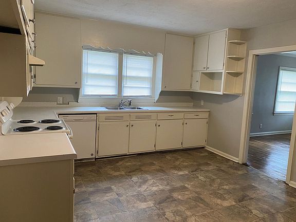 2nd image of 5 Fair Oaks Dr