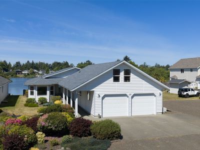 595 Blue Wing Loop SE, Ocean Shores, WA, 98569