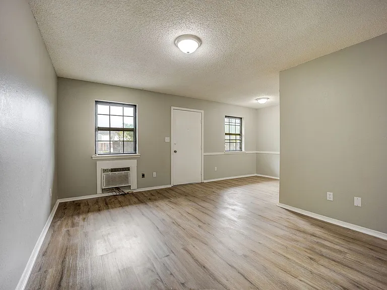 The Cherry Tree: 1 & 2 Bedroom Apartments — Photo 7