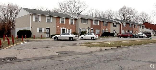 1st image of 6201 W Gateway Dr