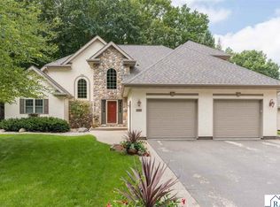 121 Bartholomew Ln, Mankato, MN 56001