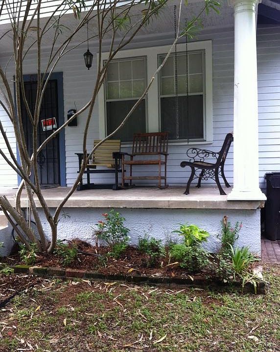 1st image of 3102 Robert St