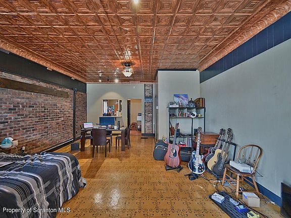 5th image of 442 Boulevard Ave