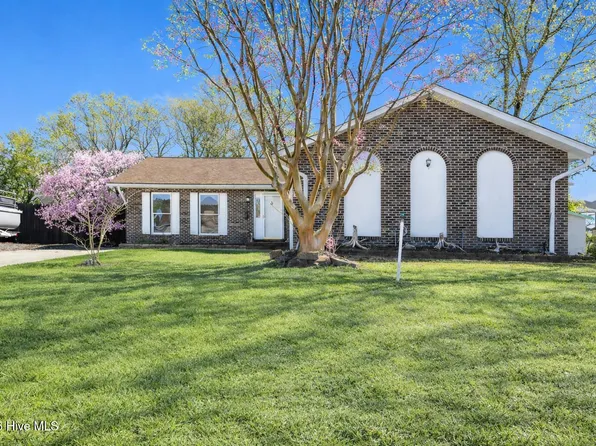 104 SE 16th Street, Oak Island, NC 28465