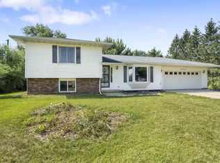 5233 W Gresham Rd, Janesville, IA 50647
