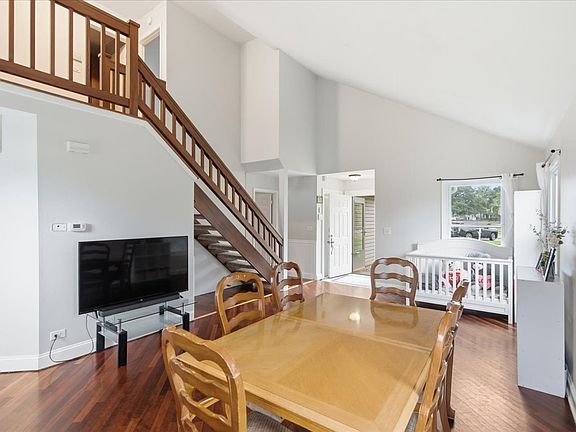 4th image of 369 Trailside Ct