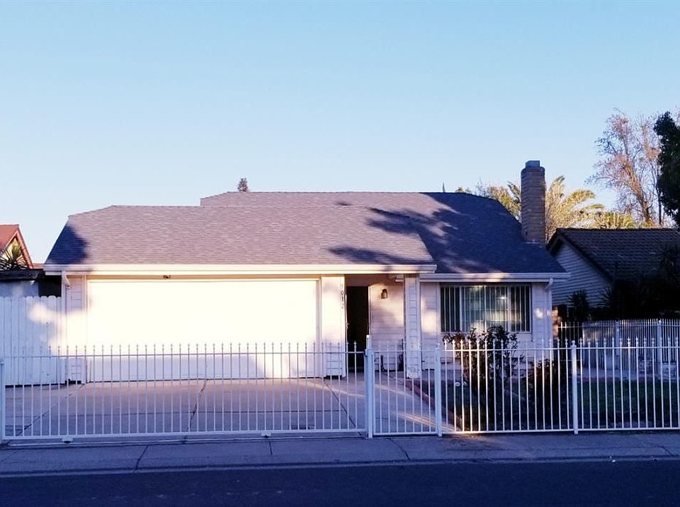 1st image of 9012 Cherbourg Way