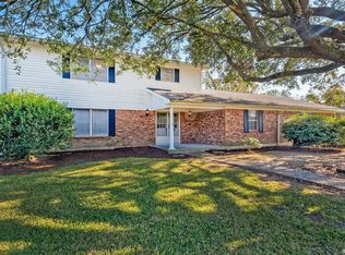 3151 Gardendale Dr, Port Neches, TX 77651