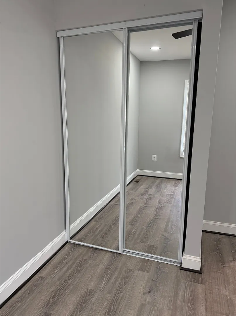 1106 N Lakewood Ave $650 Available (Shared Bath) — Photo 3