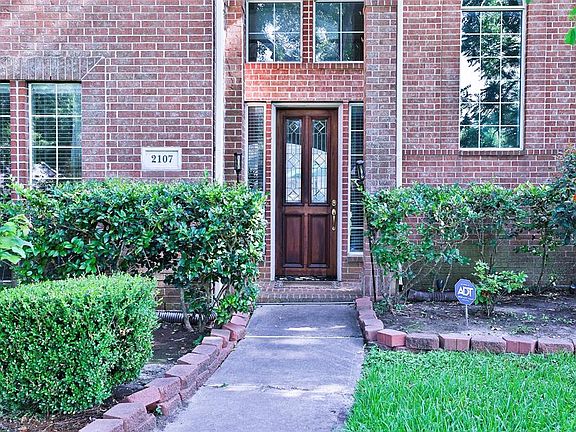 4th image of 2107 N Shadow Grove Ln