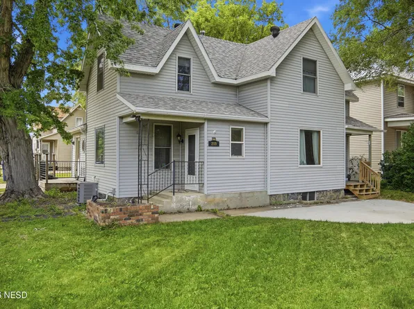 209 N Park St, Watertown, SD 57201