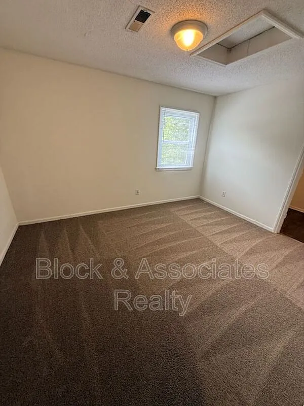 1 bed, 1.0 bath, $750 — Photo 4