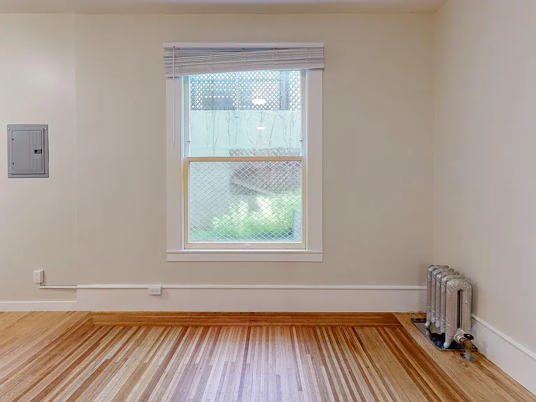 655 Stockton Street — Photo 2